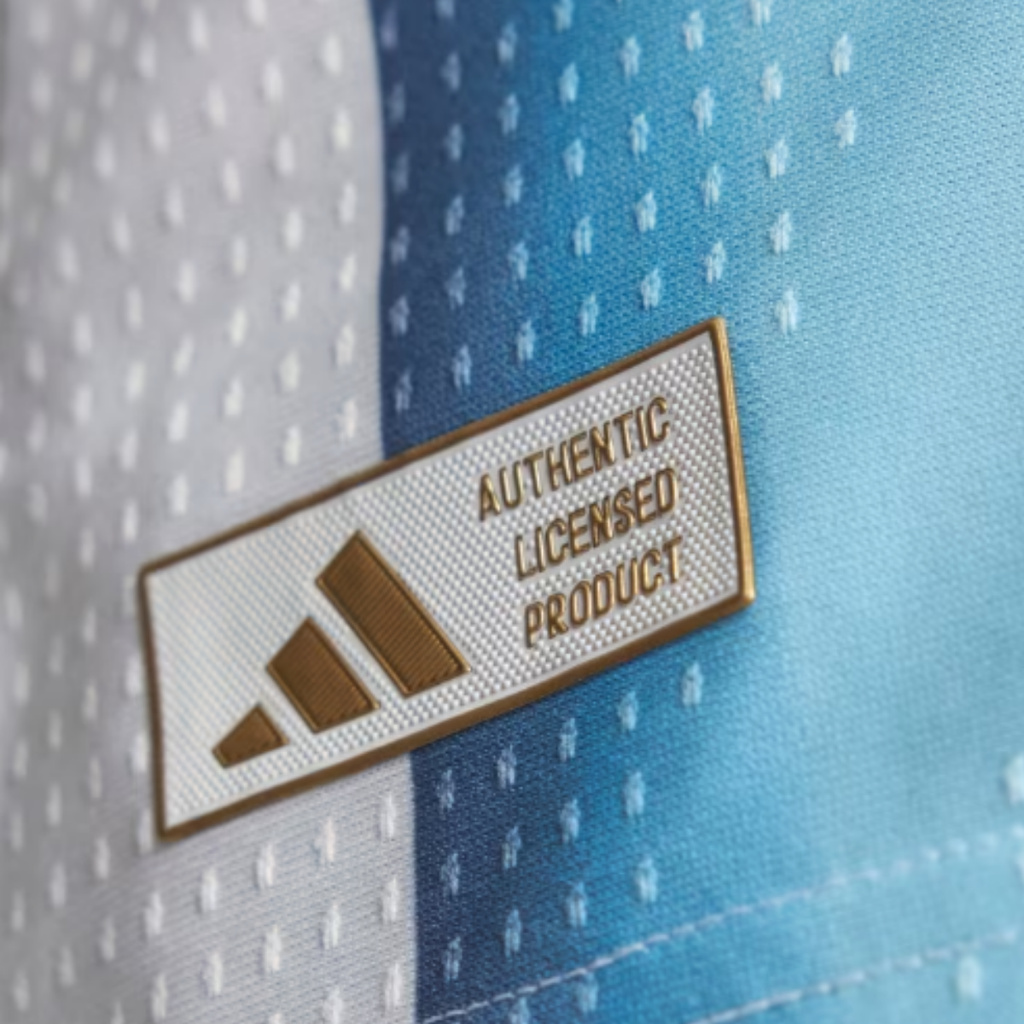 [Llevá 2 y Pagá 1] Camiseta AR 2026 de Poliéster con Calce Ajustado (Edición Limitada)